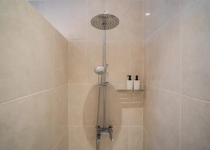 New! Sony 2 - 3br Next To Legian