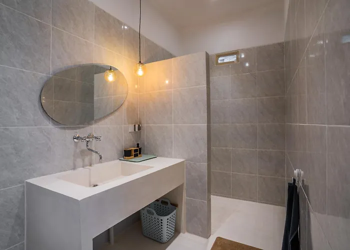 New! Sony 2 - 3br Next To Legian